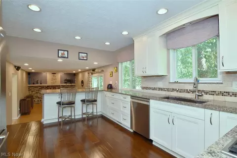 Kitchen - 37216 Deer Run, Solon, OH 44139 photo 1 of 5