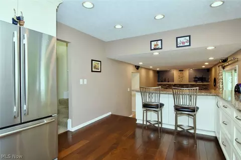 Kitchen - 37216 Deer Run, Solon, OH 44139 photo 2 of 5