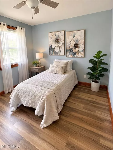 Bedroom - 525 W Omar St, Struthers, OH 44471 photo 3 of 5