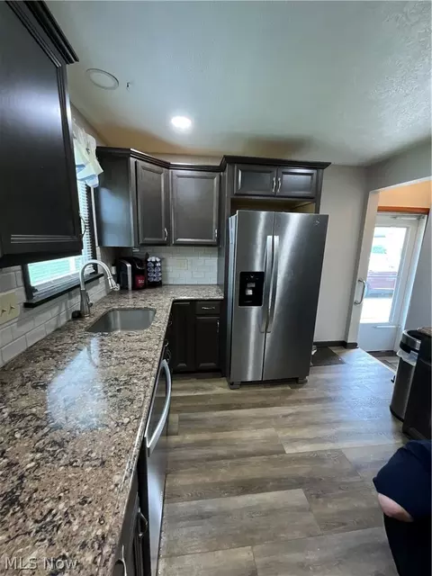 Kitchen - 525 W Omar St, Struthers, OH 44471 photo 1 of 3