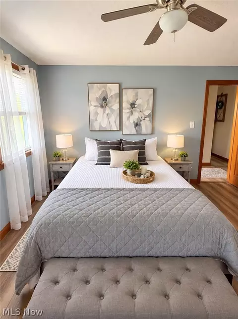 Bedroom - 525 W Omar St, Struthers, OH 44471 photo 2 of 5