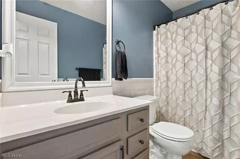 Bath - 3704 N Viona Dr, Akron, OH 44319 photo 1 of 2