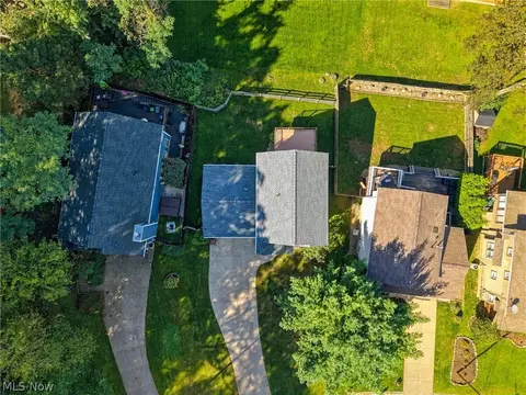 View/Area - 3704 N Viona Dr, Akron, OH 44319 photo 3 of 6