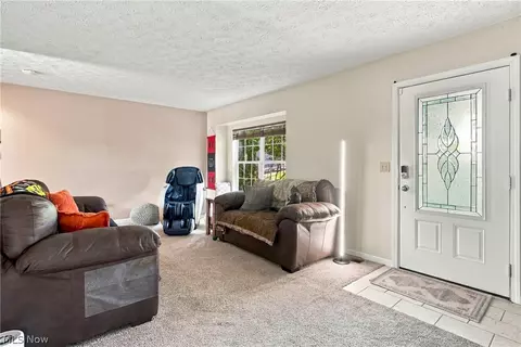 Entry Way - 3704 N Viona Dr, Akron, OH 44319 photo 2 of 3
