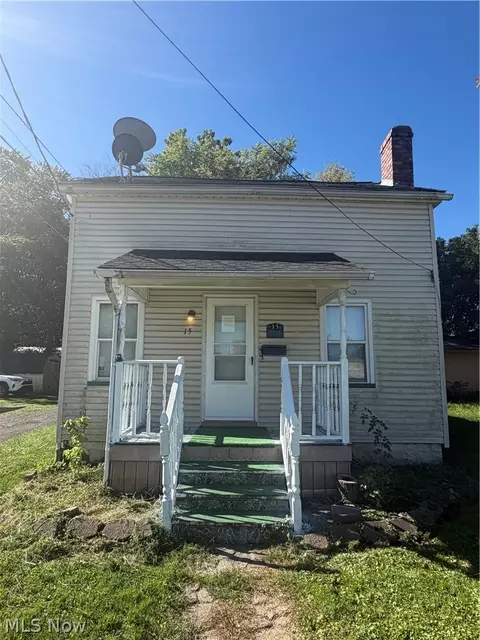 15 E 2nd St, Niles, OH 44446