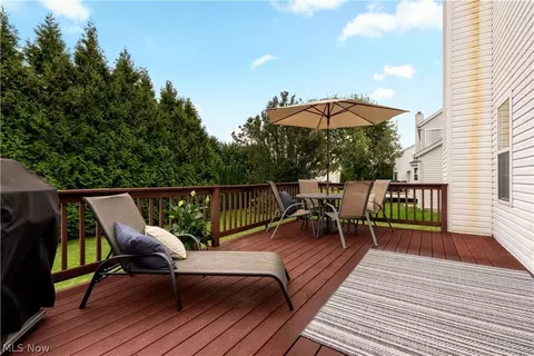 Exterior - 419 Treeview Dr, Wadsworth, OH 44281 photo 2 of 6
