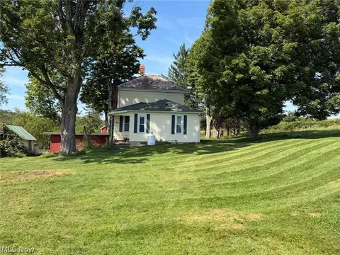 54 Parma Rd NE, Carrollton, OH 44615 photo 5