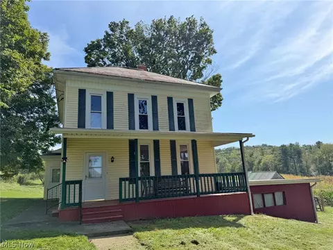 54 Parma Rd NE, Carrollton, OH 44615 photo 3