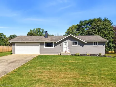 10457 Persimmon St NW, Canal Fulton, OH 44614