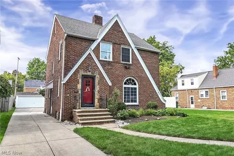 94 E 217th St, Euclid, OH 44123