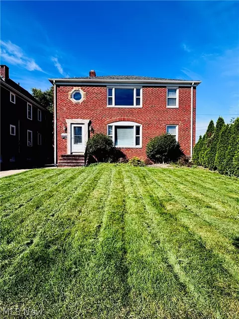 2024 Carabel Ave, Lakewood, OH 44107