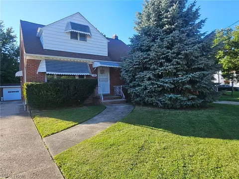 3868 Warrensville Center Rd, Warrensville Heights, OH 44122
