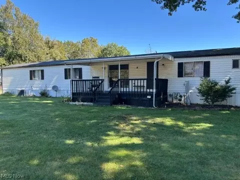 416 Sailfish Ln SE, New Philadelphia, OH 44663