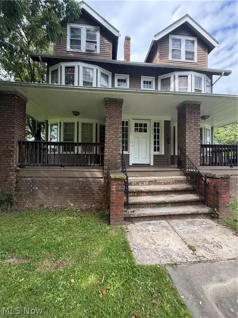 3217 Sycamore Rd, Cleveland Heights, OH 44118