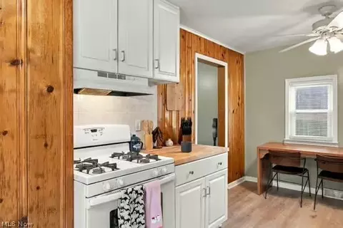 Kitchen - 2770 Ithaca Ave, Akron, OH 44312 photo 3 of 4