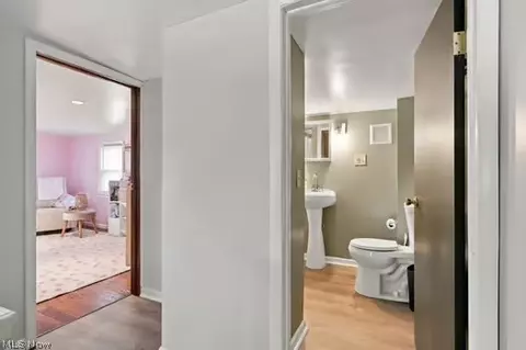 Entry Way - 2770 Ithaca Ave, Akron, OH 44312 photo 8 of 9