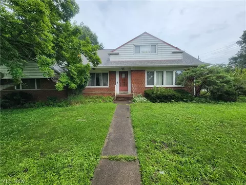 1425 Lynn Park Dr, Cleveland Heights, OH 44121