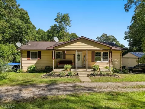8160 Vickers Hill Rd, Nashport, OH 43830