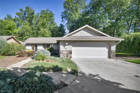 8672 Gatewood Dr, North Ridgeville, OH 44039