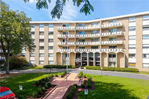 3400 Wooster Rd #610, Rocky River, OH 44116