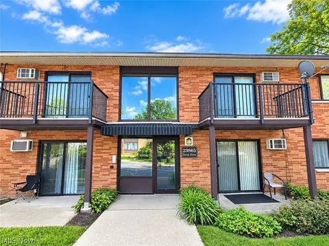 23865 David Dr #204, North Olmsted, OH 44070