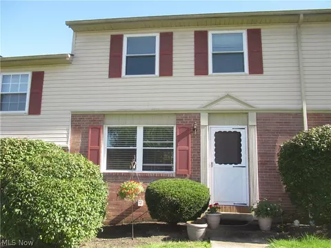 295 Carriage Ln, Canfield, OH 44406