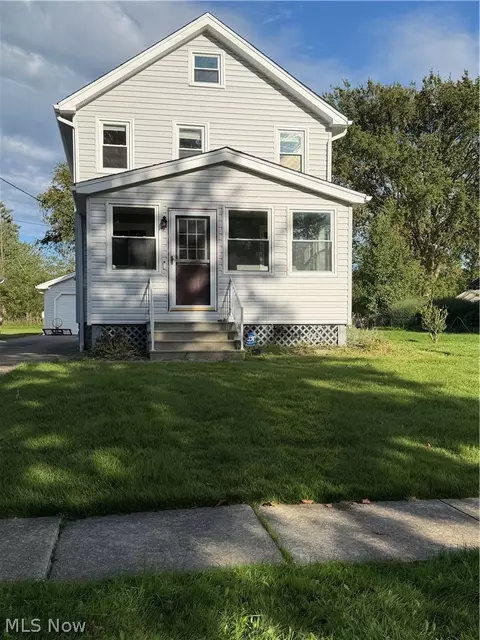 717 Mckinley Ave, Bedford, OH 44146