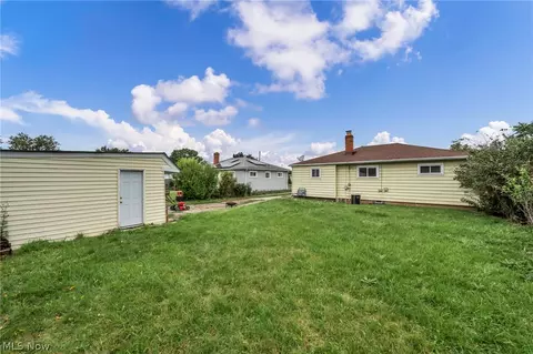 Exterior - 11301 Aaron Dr, Parma, OH 44130 photo 7 of 9