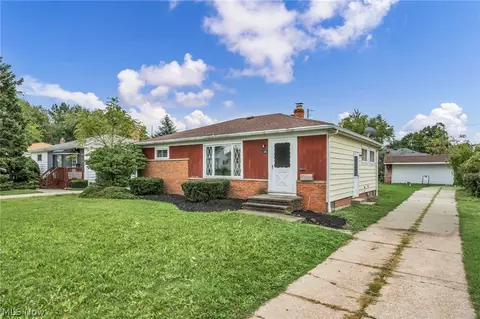 Exterior - 11301 Aaron Dr, Parma, OH 44130 photo 3 of 9