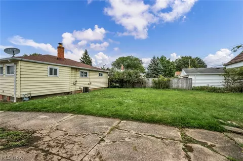 Exterior - 11301 Aaron Dr, Parma, OH 44130 photo 5 of 9