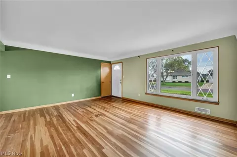 Living - 11301 Aaron Dr, Parma, OH 44130 photo 2 of 4