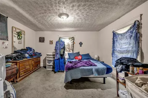 Bedroom - 1716 Middle Ave, Elyria, OH 44035 photo 1 of 5