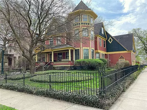 3771 W 36th St Ave, Cleveland, OH 44109