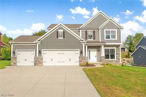 7469 Emerald Glen Ave NW, Canal Fulton, OH 44614
