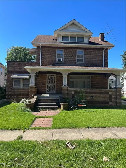 3292 W 128, Cleveland, OH 44111