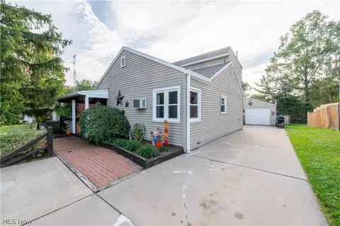 140 S Bon Air Ave, Youngstown, OH 44509