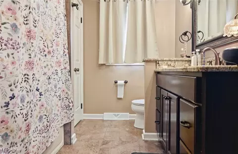 Bath - 5652 Bonnell Dr, Boardman, OH 44512 photo 1 of 3