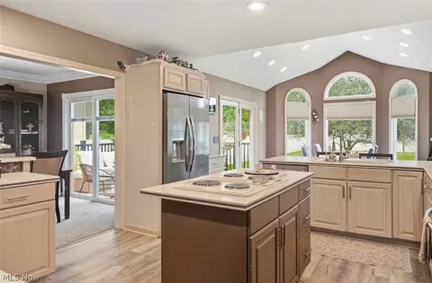 Kitchen - 5652 Bonnell Dr, Boardman, OH 44512 photo 3 of 4