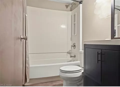 Bath - 5652 Bonnell Dr, Boardman, OH 44512 photo 3 of 3