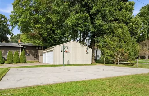 Exterior - 715 Oakridge Dr, Boardman, OH 44512 photo 2 of 11