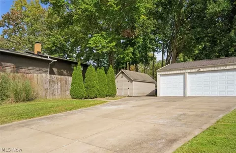 Exterior - 715 Oakridge Dr, Boardman, OH 44512 photo 9 of 11