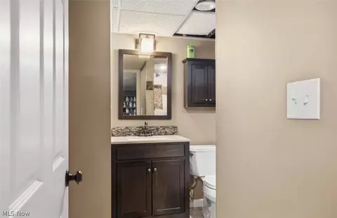 Bath - 715 Oakridge Dr, Boardman, OH 44512 photo 3 of 3
