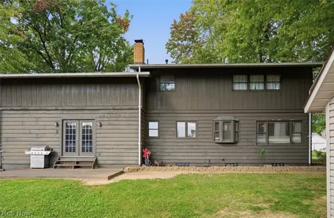 Exterior - 715 Oakridge Dr, Boardman, OH 44512 photo 5 of 11