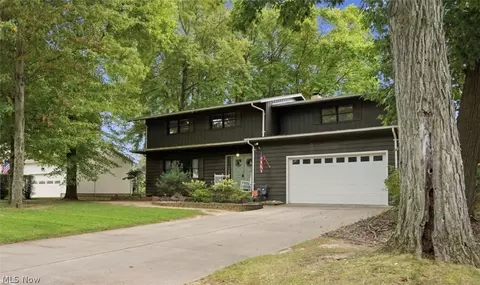Exterior - 715 Oakridge Dr, Boardman, OH 44512 photo 3 of 11