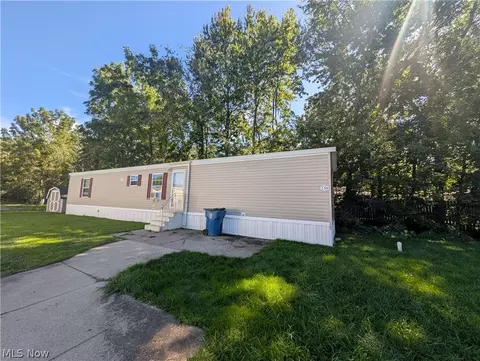 230 Golfway Trl #80, Elyria, OH 44035
