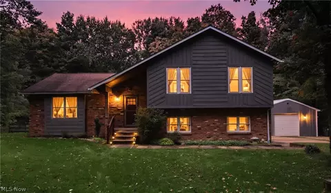 12945 Chamberlain Rd, Aurora, OH 44202