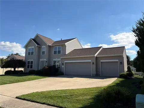 203 Rivers Edge Dr, Amherst, OH 44001