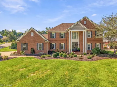 5411 Bridgecreek Ave NW, Canton, OH 44718