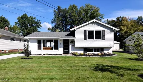 6413 Longridge Rd, Mayfield Heights, OH 44124