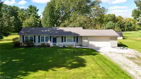 295 Cambridge Dr, Aurora, OH 44202